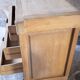 commode à tiroir brutaliste en chêne massif