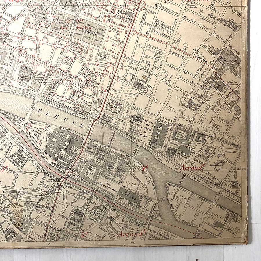 Old cardboard map of Paris - 1st and 2nd Arrondissement
