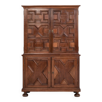 Bar cabinet by Muebles Casas