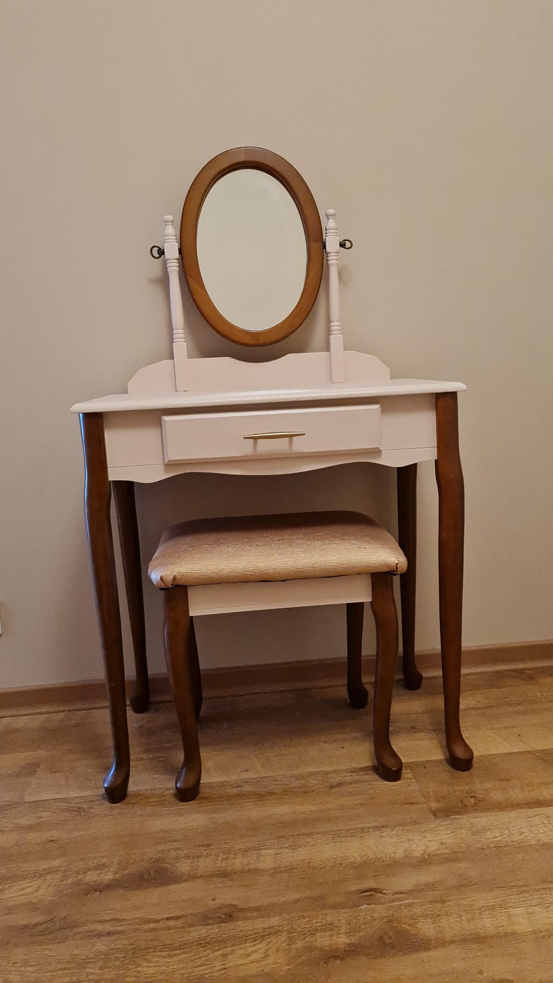Coiffeuse et tabouret