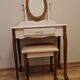 Coiffeuse et tabouret