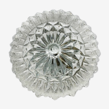 Plafonnier hublot en verre ciselé pointe diamants des années 60-70