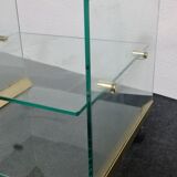 Table d’appoint vintage en verre sur roulettes