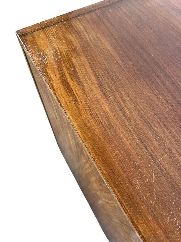 Commode vintage en bois sur pieds en acier