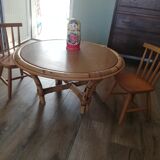 Rattan coffee table and its 2 vintage chairs