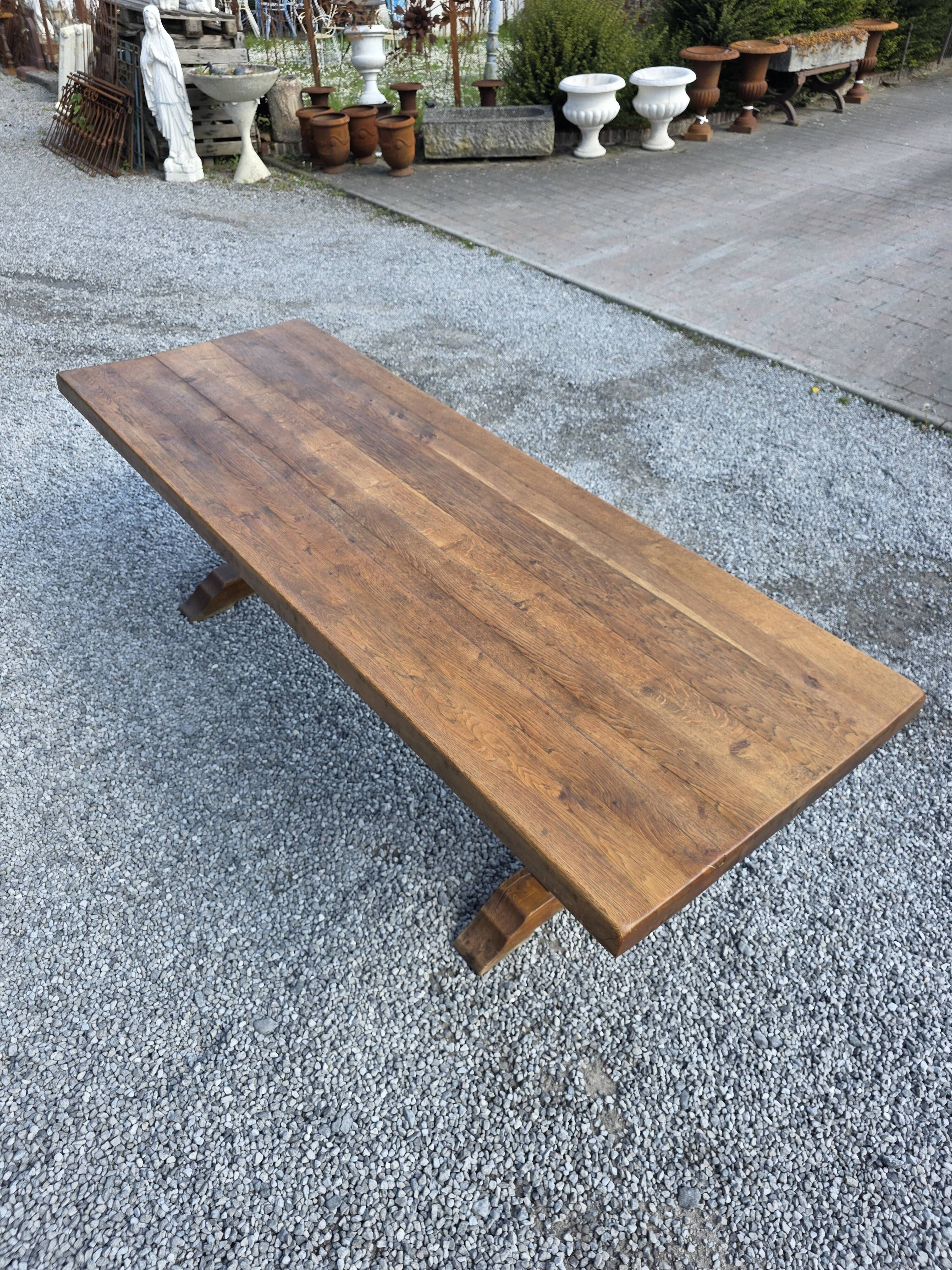 Table monastère en chêne massif,  243cm de L