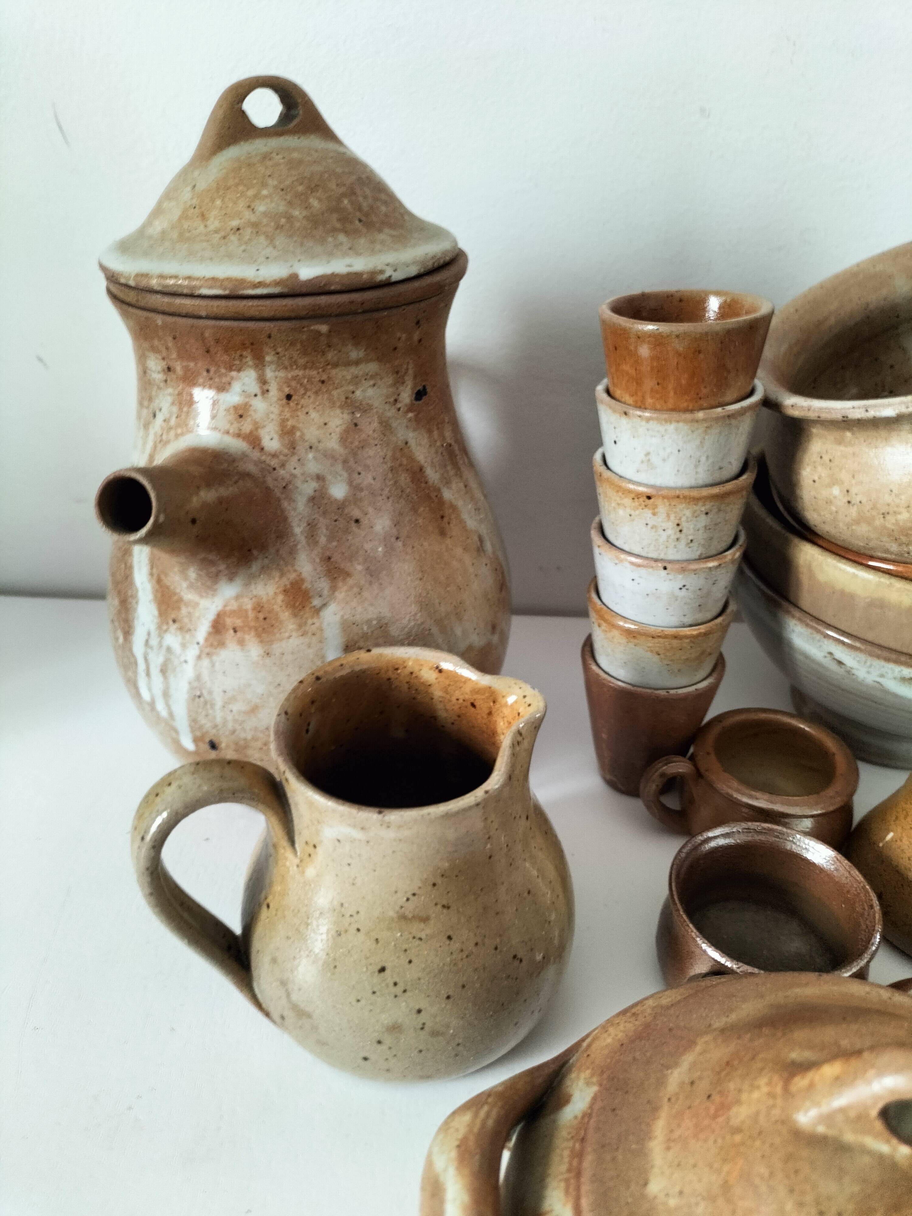 Vintage stoneware country house brunch service – teapot and bowls