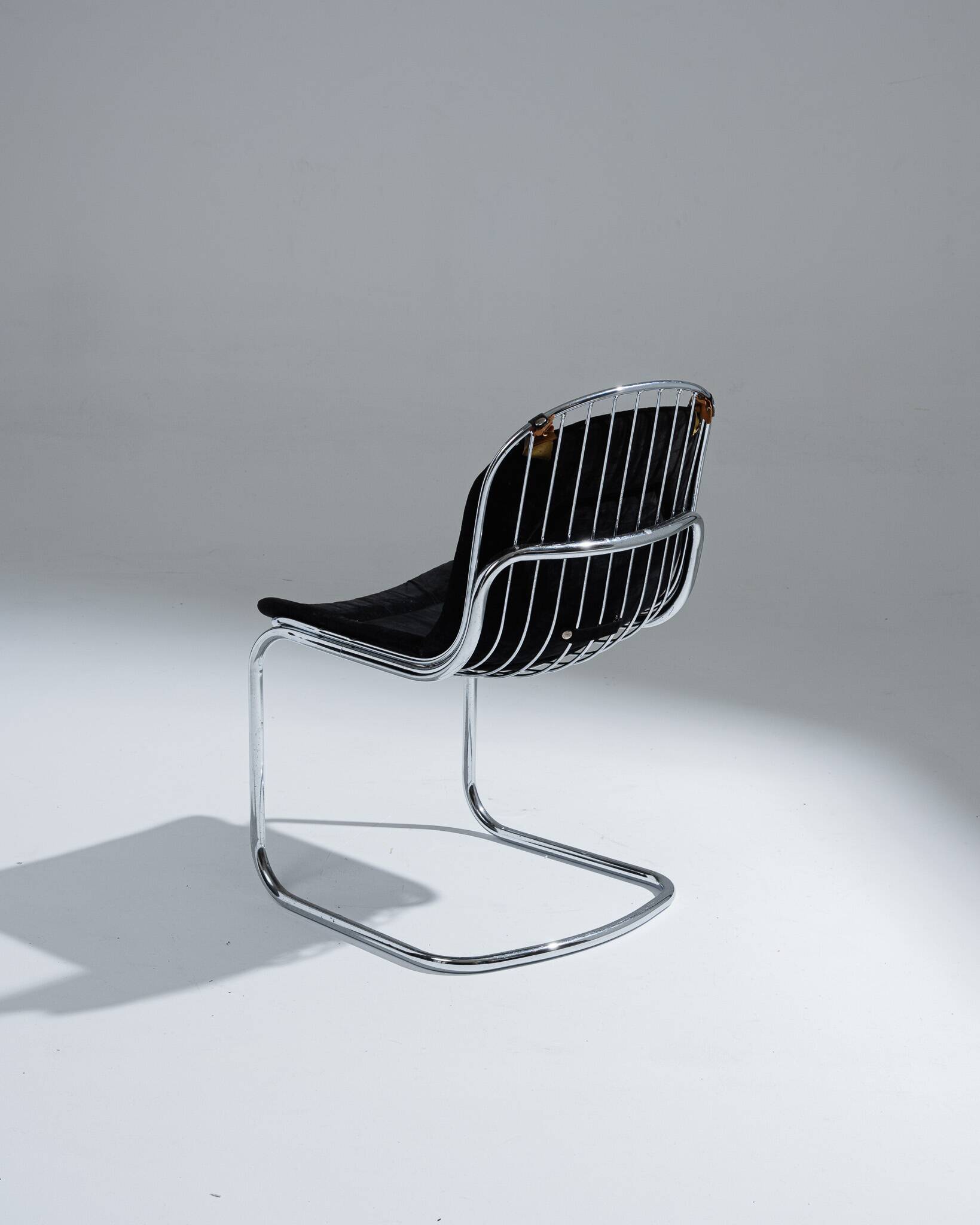 Chaise en velours noir, Gastone Rinaldi, 1970s