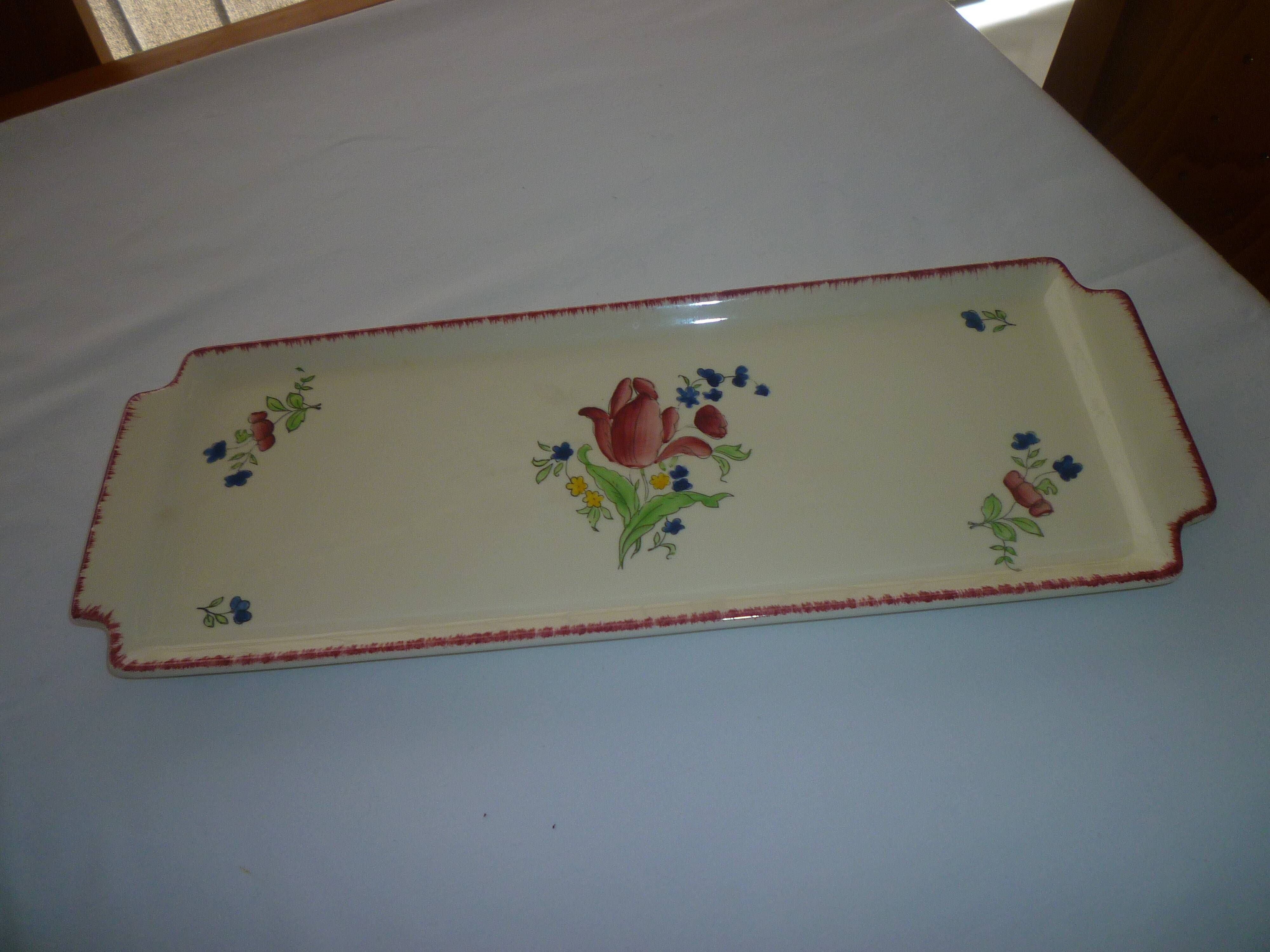 Porcelain cake dish