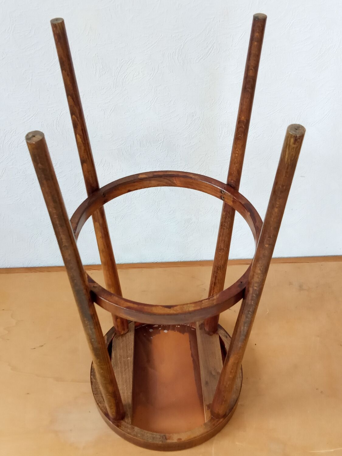 Baumann bar stool