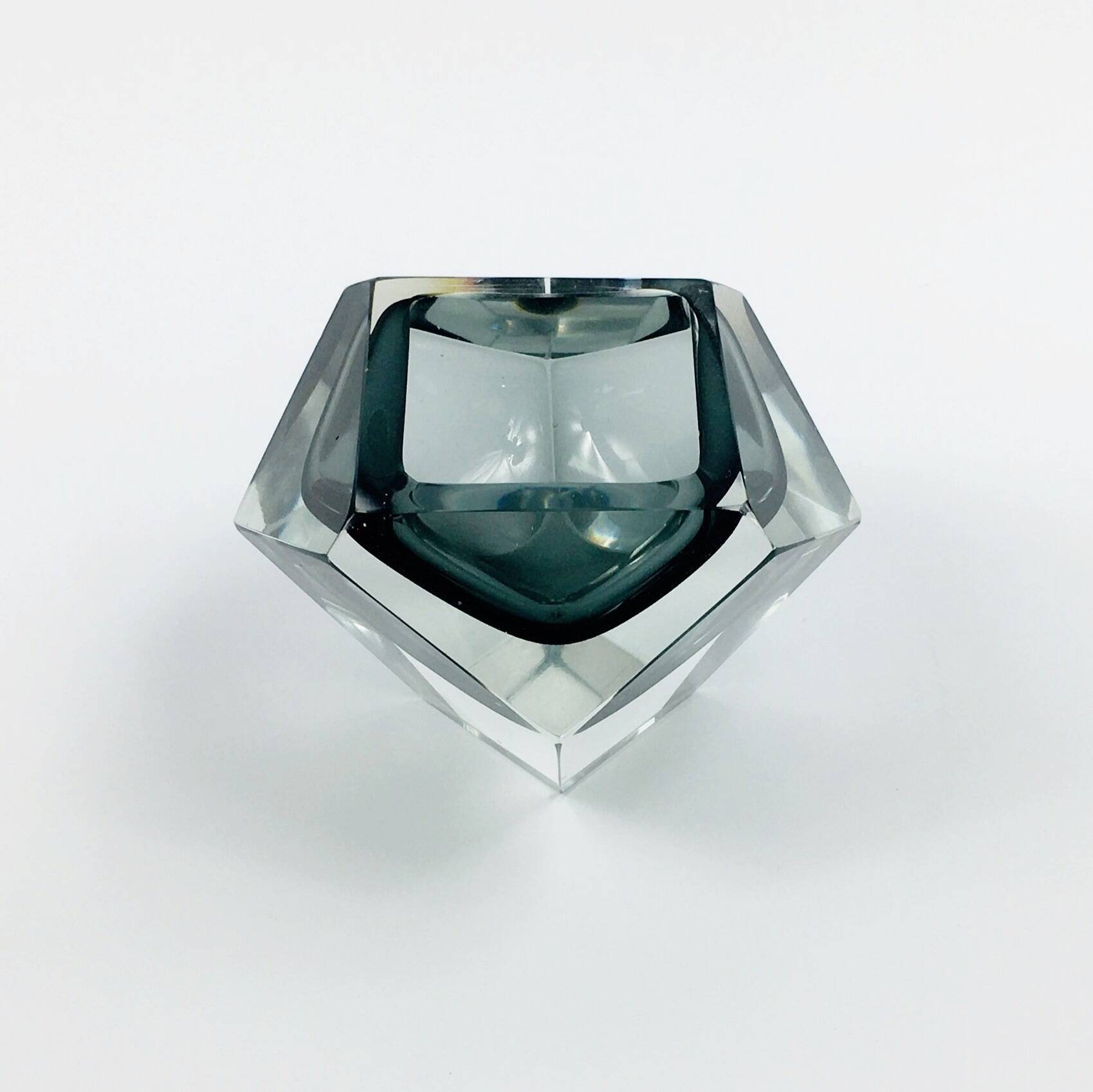 Diamond-Shaped Murano Faceted Glass Sommerso Ashtray/Vide Poche by Flavio Poli for Seguso, Italy