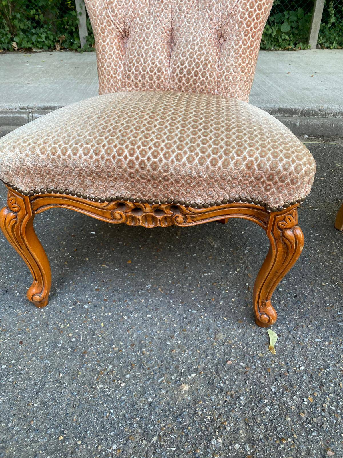 2 bergères fauteuils Louis XV tissu velours rosé