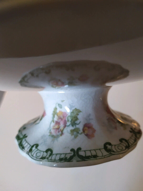 Antique cake dish