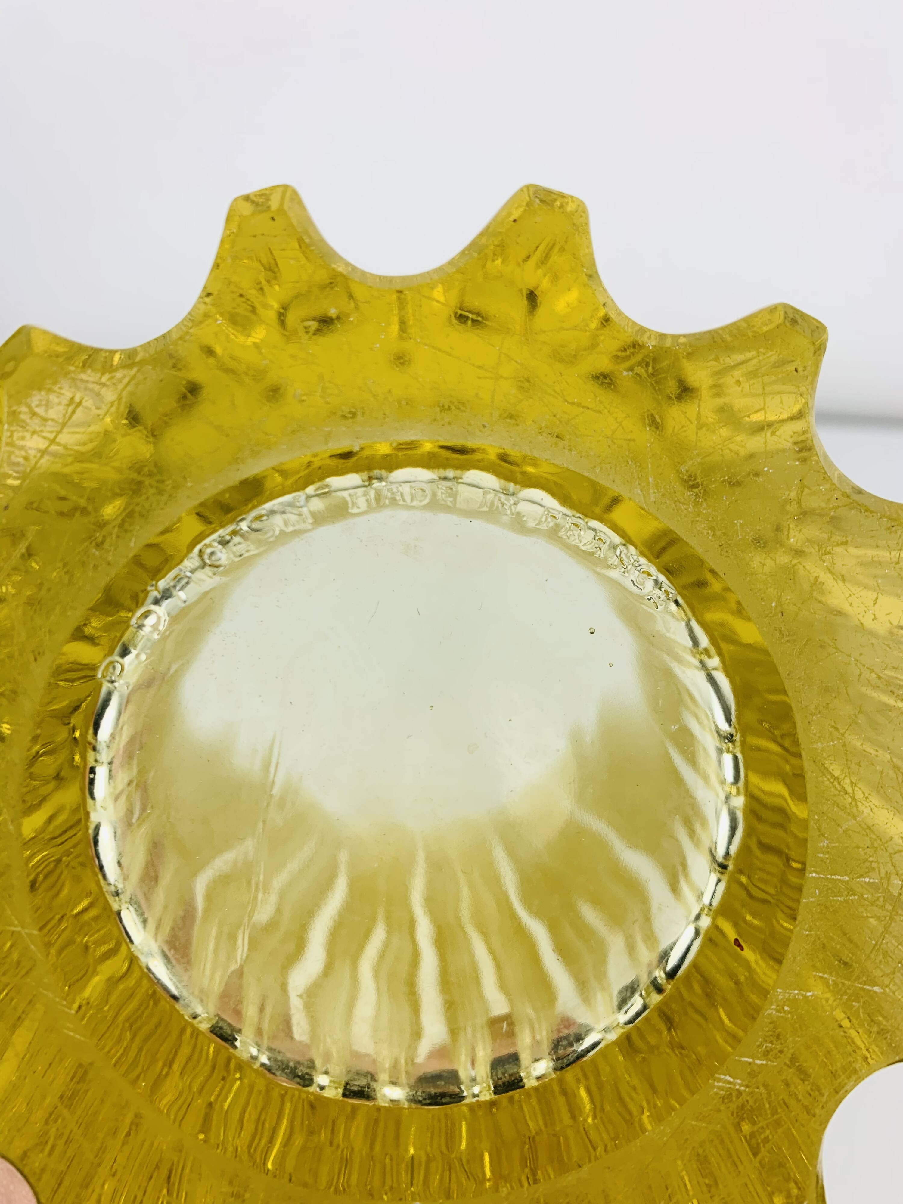 Vase art déco par Pierre D'Avesn, verre jaune