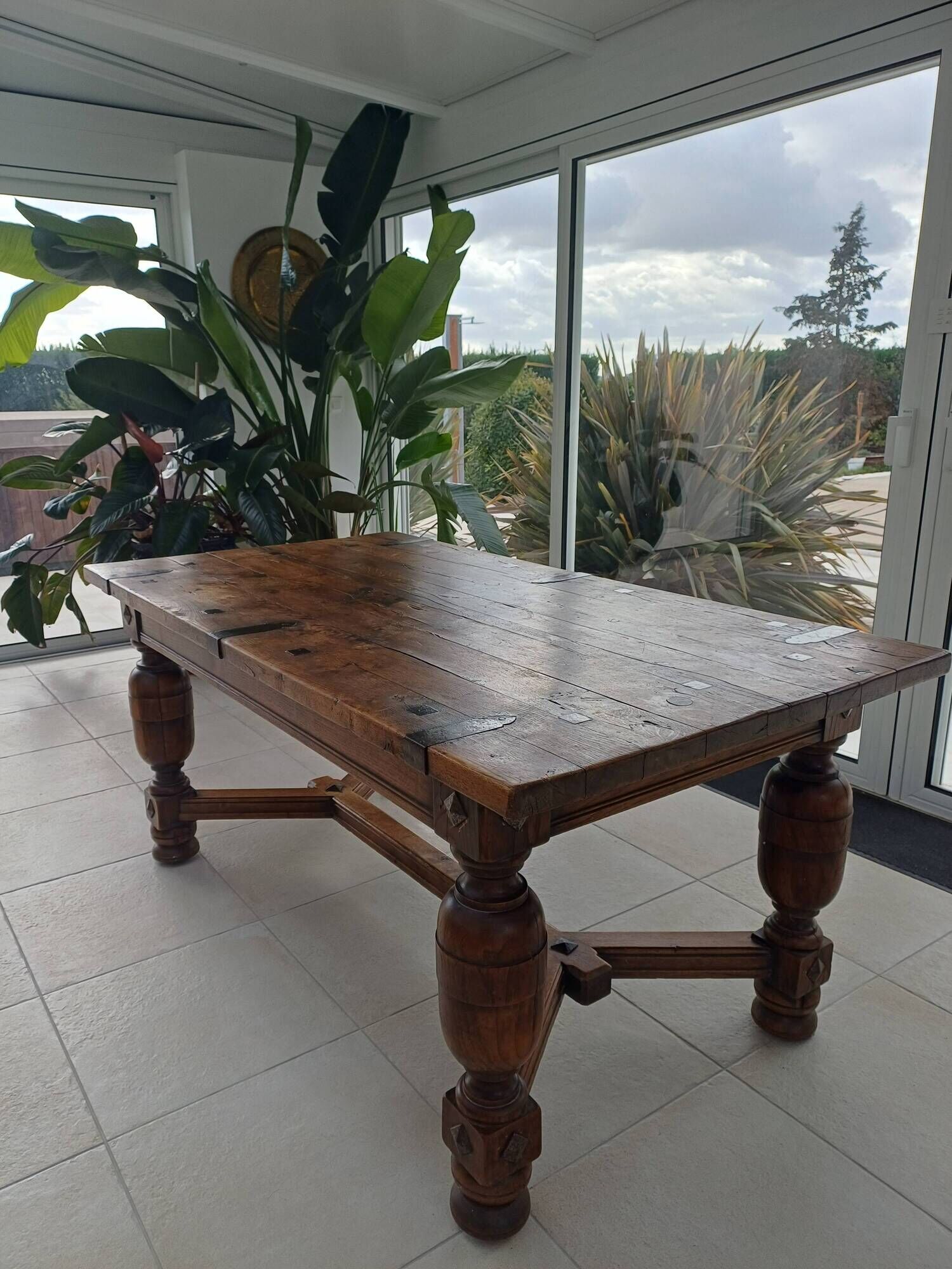 Centenary table in solid oak – Spanish Renaissance style (180 cm).
