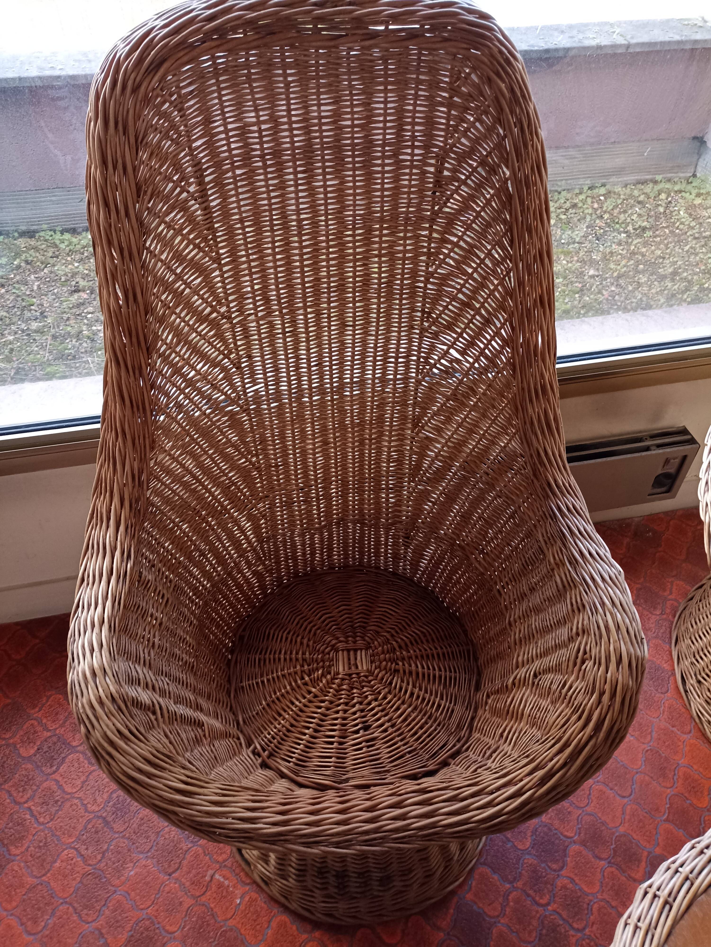 Rattan garden furniture set consisting of 3 armchairs and matching table