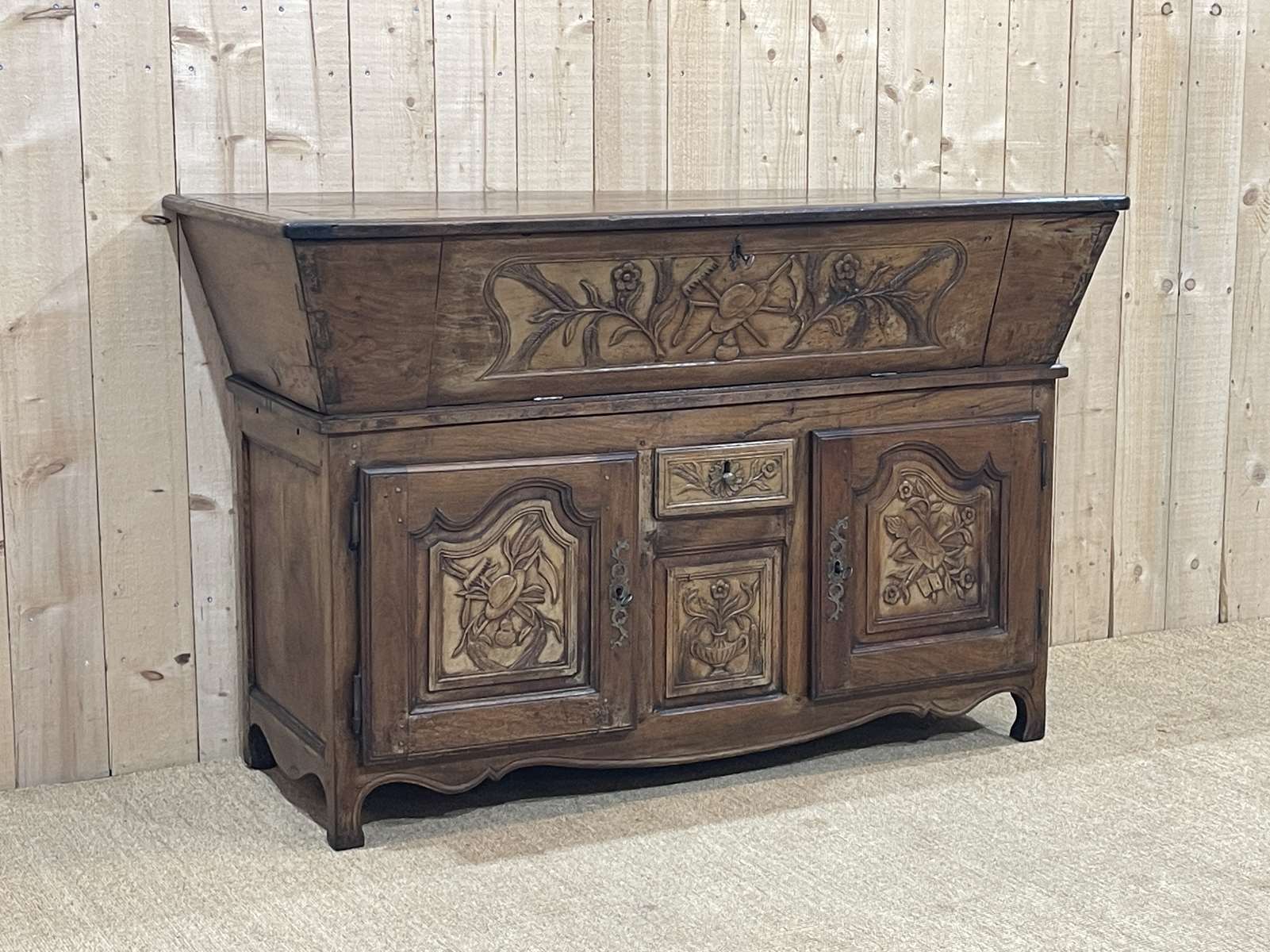 Provençal cherry petrin of the 18th century