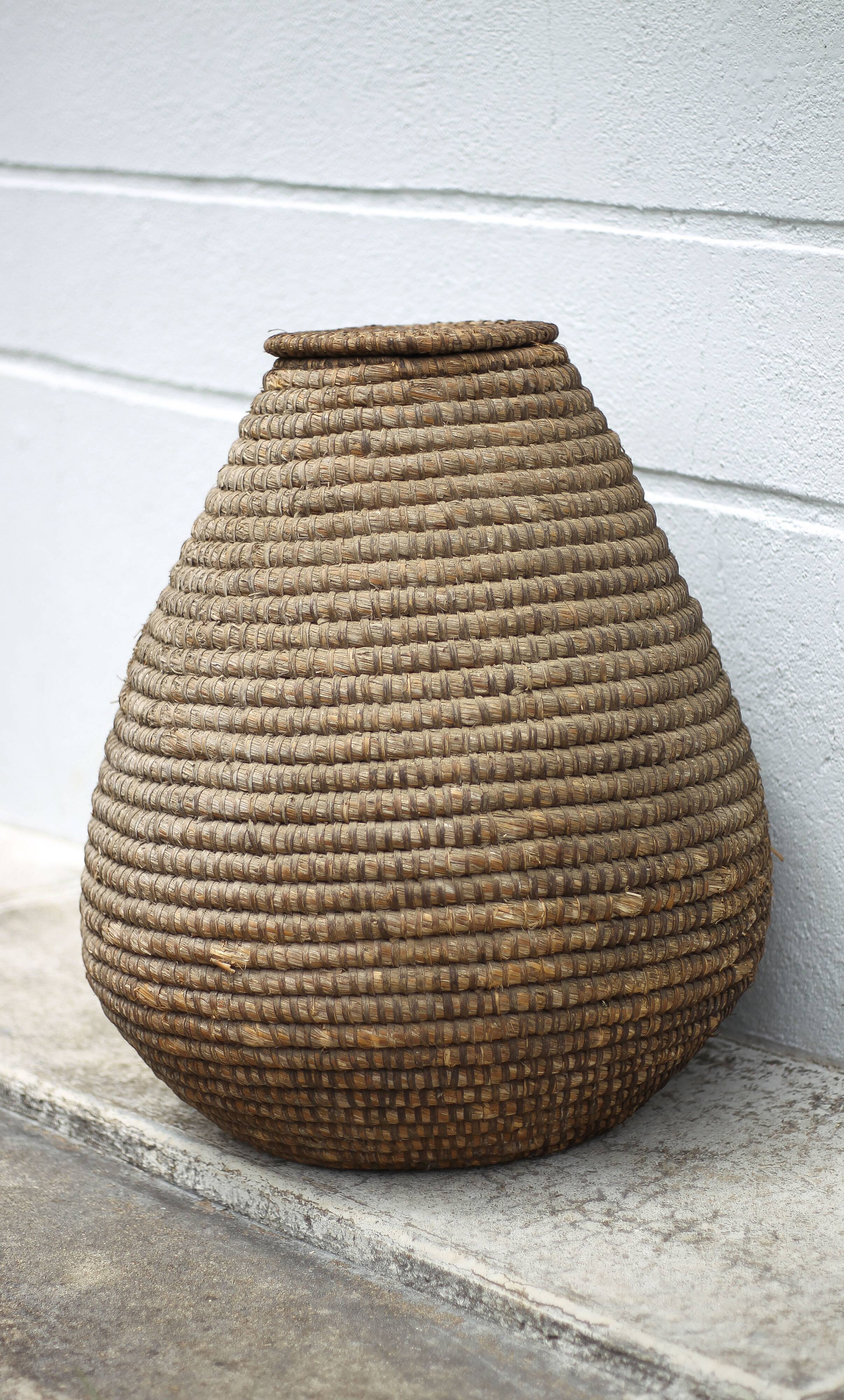 Large old basket with lid, burgundy straw and bramble, woven basket
