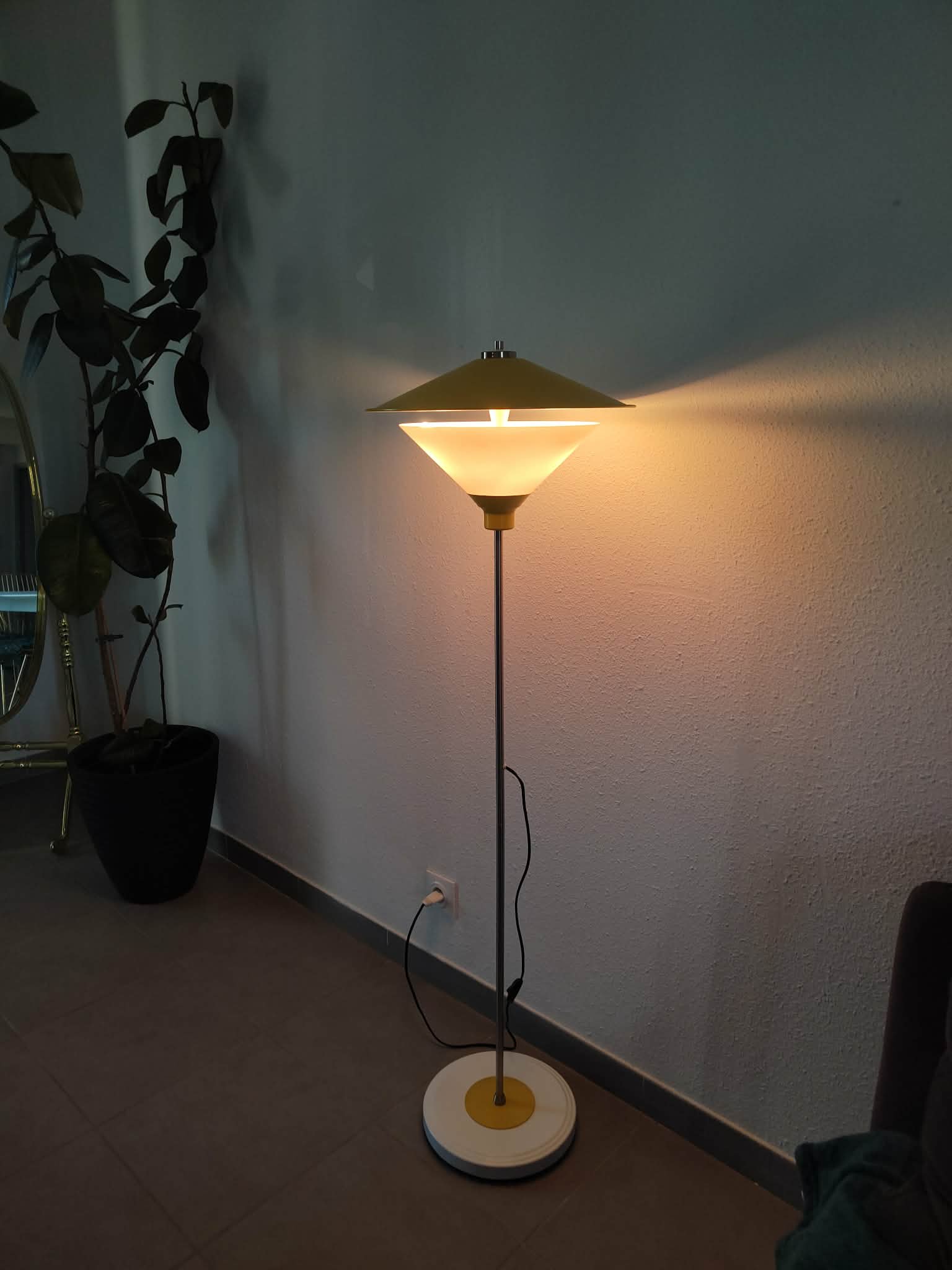Vintage floor lamp 1980