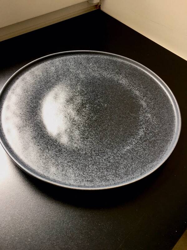 Black stoneware plate 22 cm