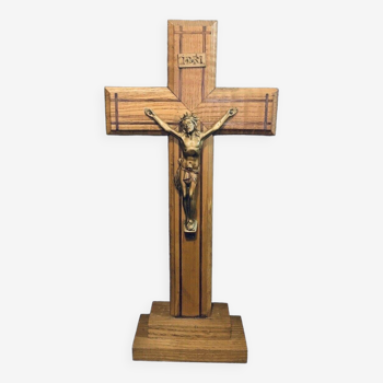 Crucifix 32 cm en bois sur socle france croix jesus escuderos ancien vintage