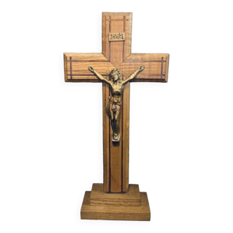 Crucifix 32 cm en bois sur socle france croix jesus escuderos ancien vintage