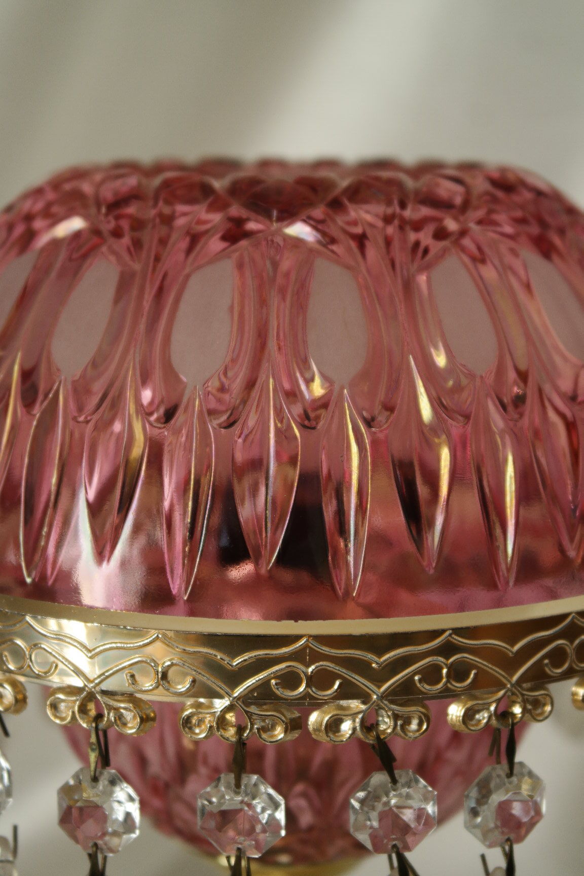 Glass and crystal pink boudoir grapevine lamp