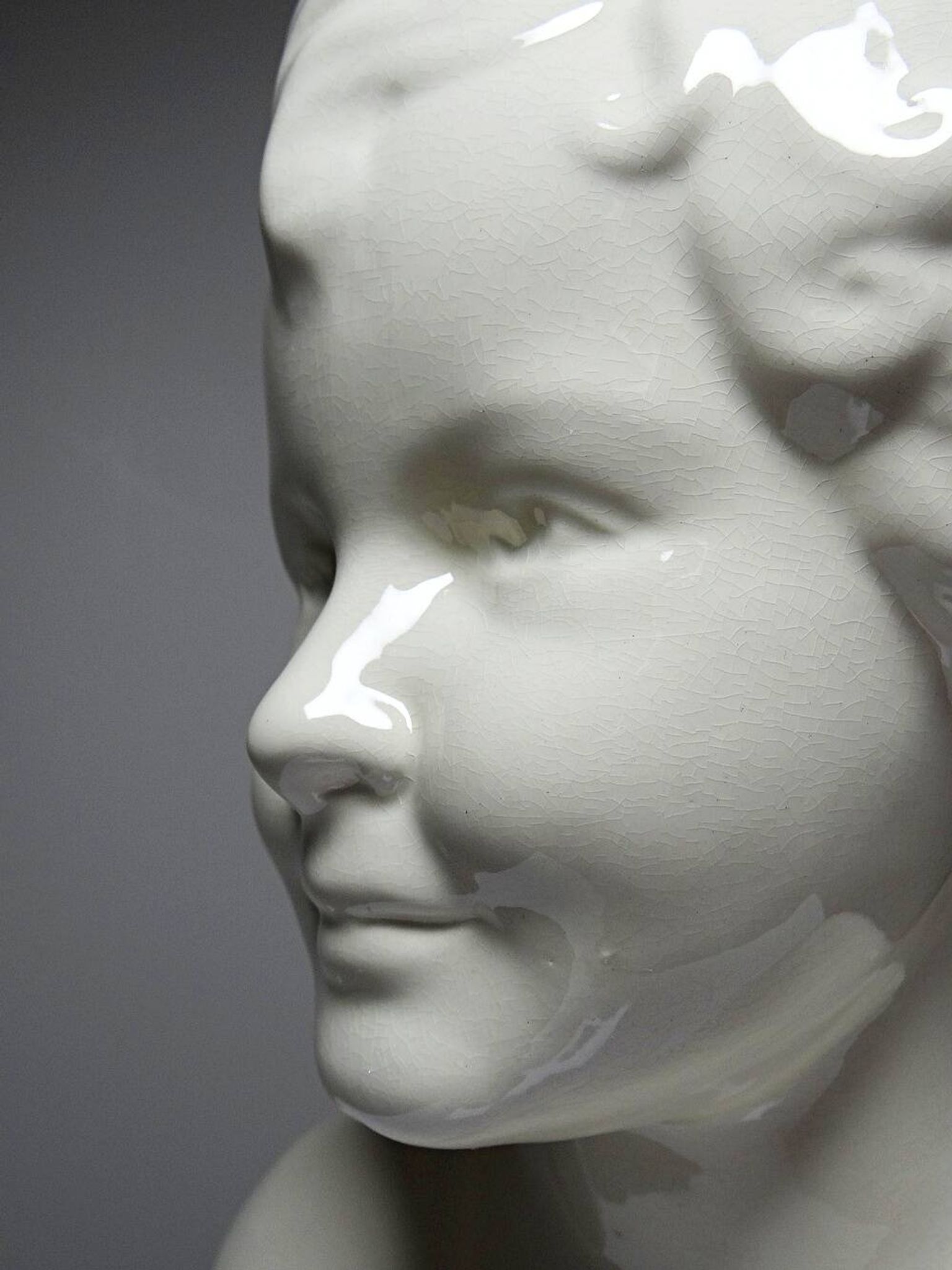 Very rare large faience bust from Sarreguemines, antique Art Deco.