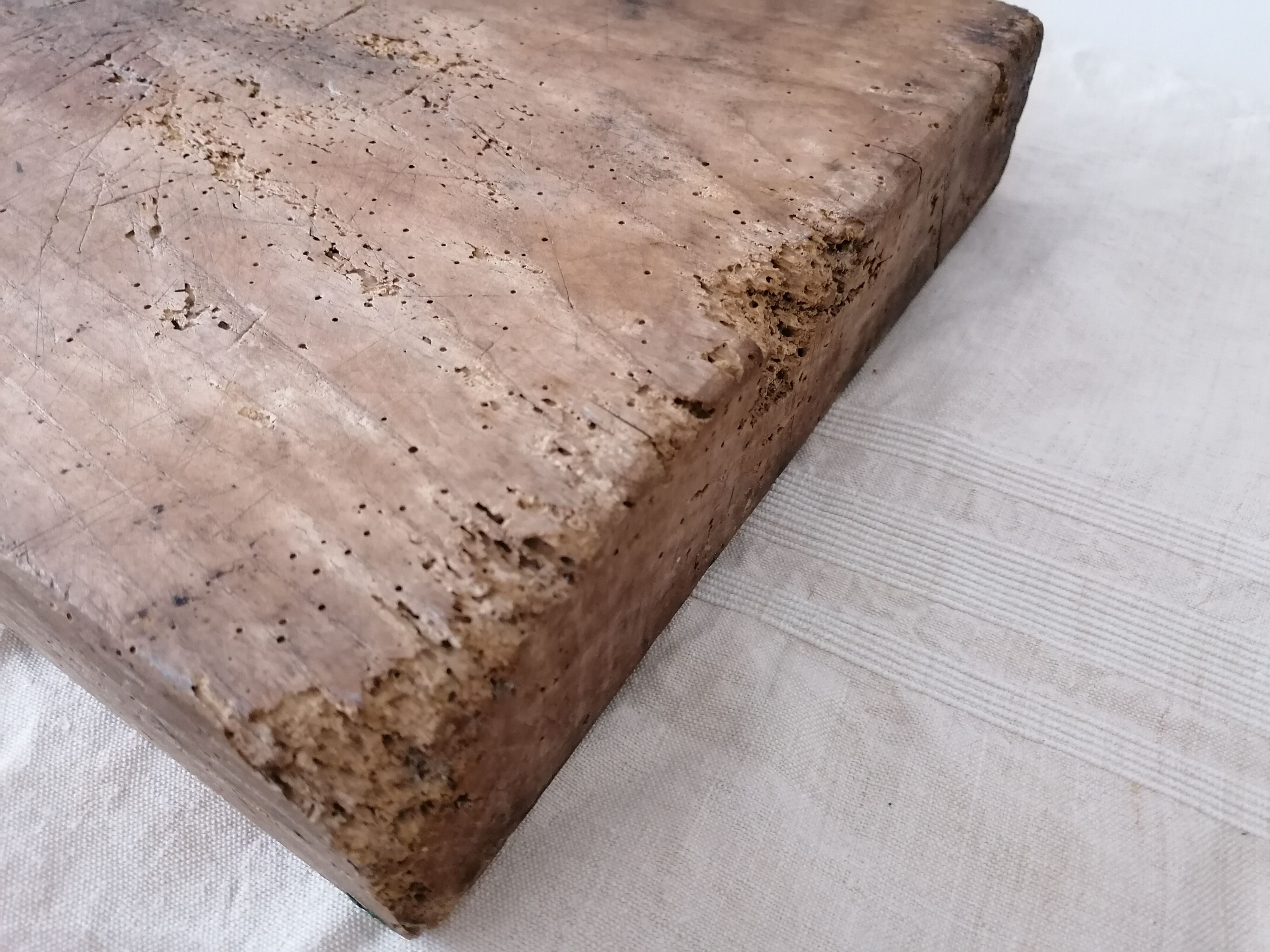 Wooden cutting board