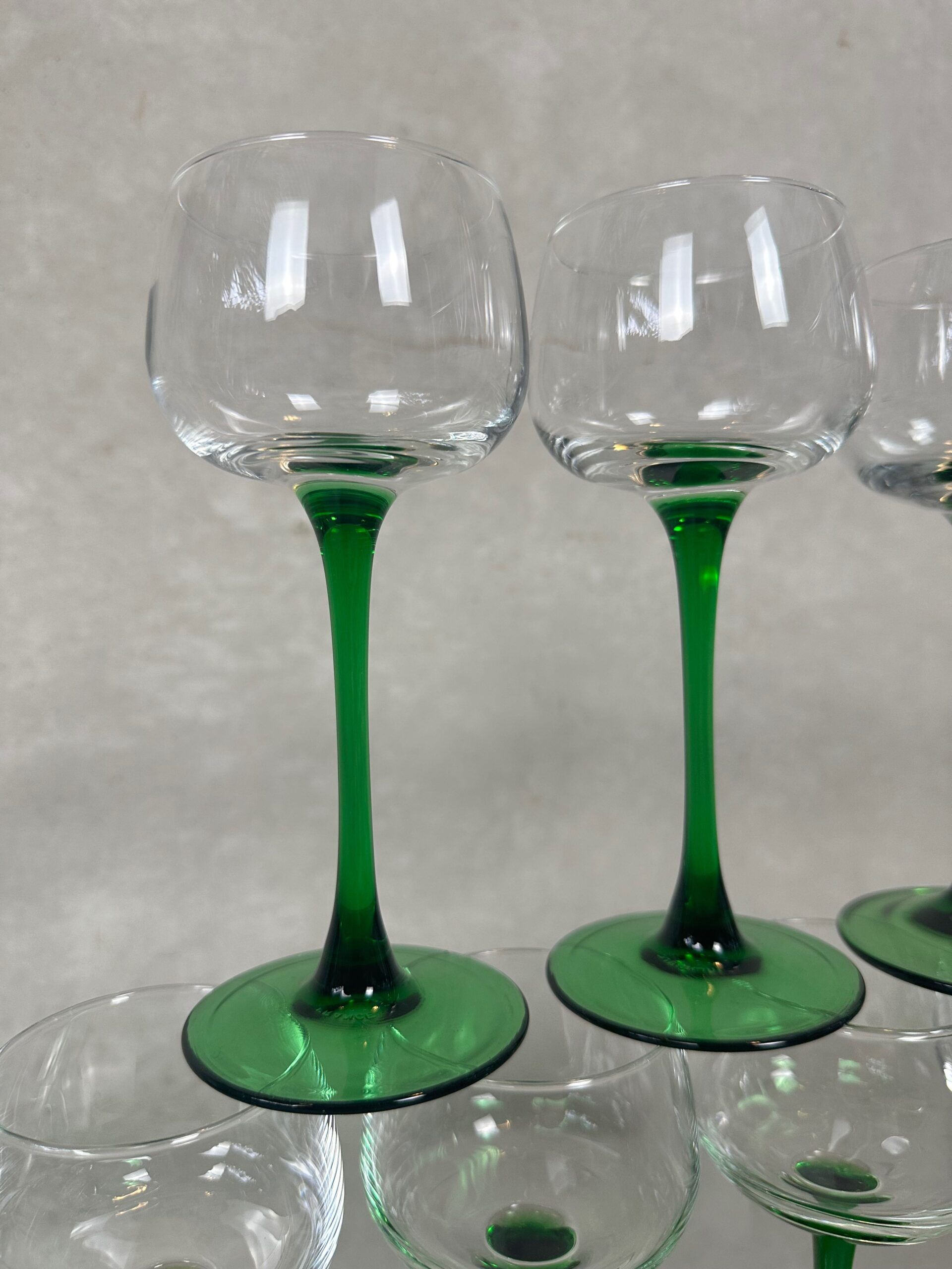 12x vintage wine glasses – Luminarc