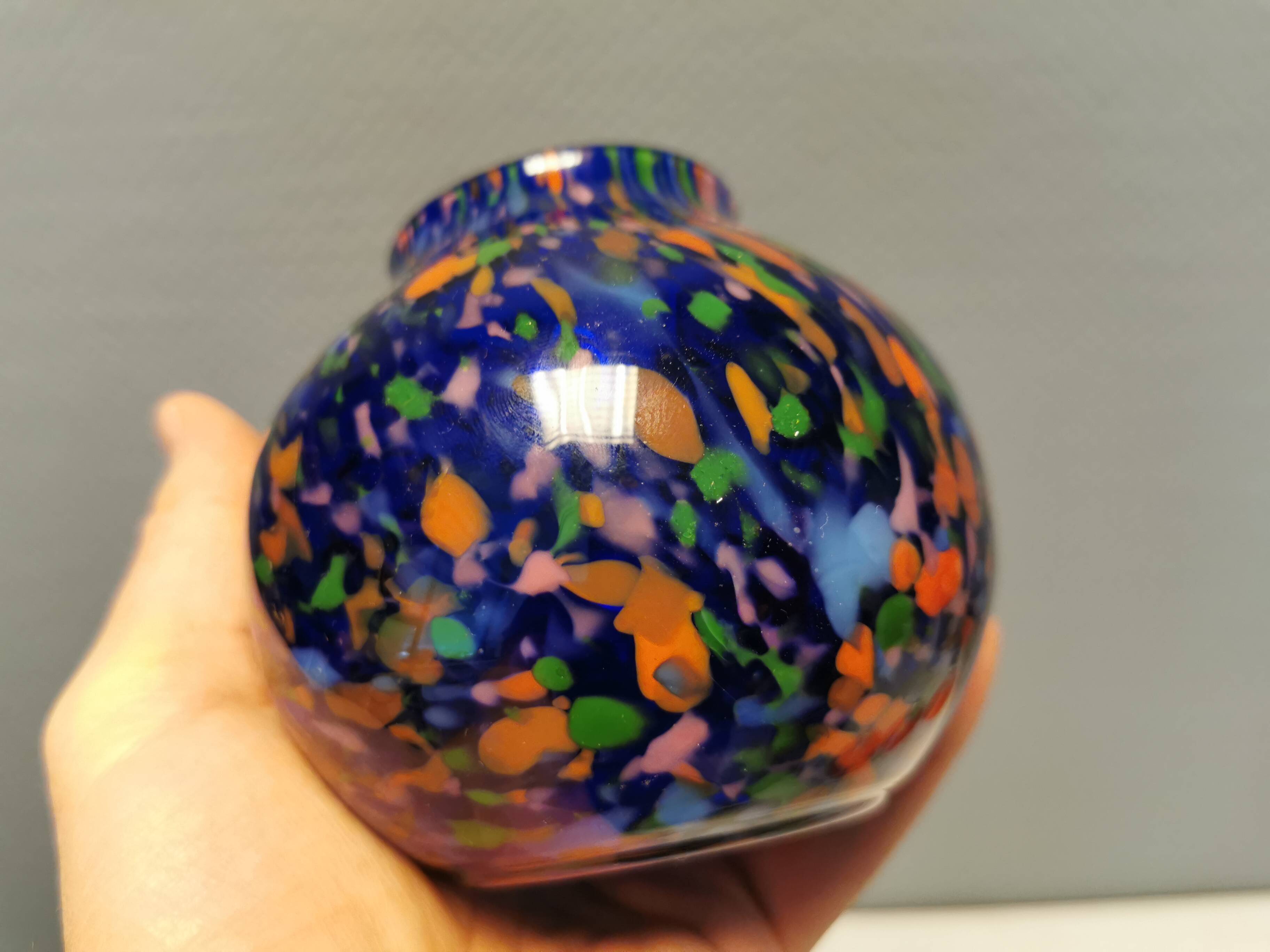 Beautiful mouth-blown ‘Plutta’ glass vase