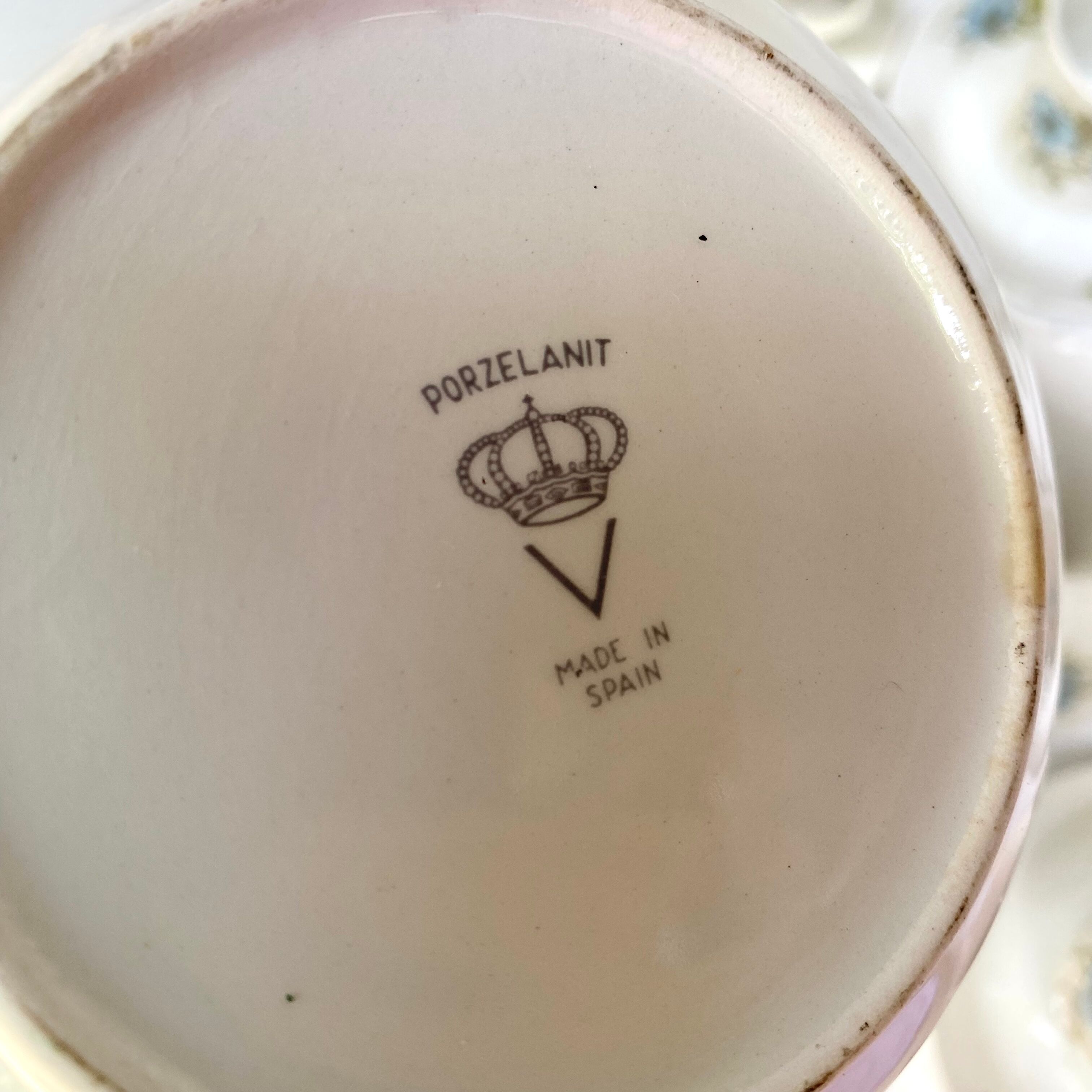 Porcelain tea or coffee service