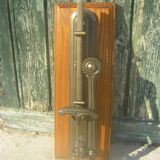 Wall rack and pinion corkscrew