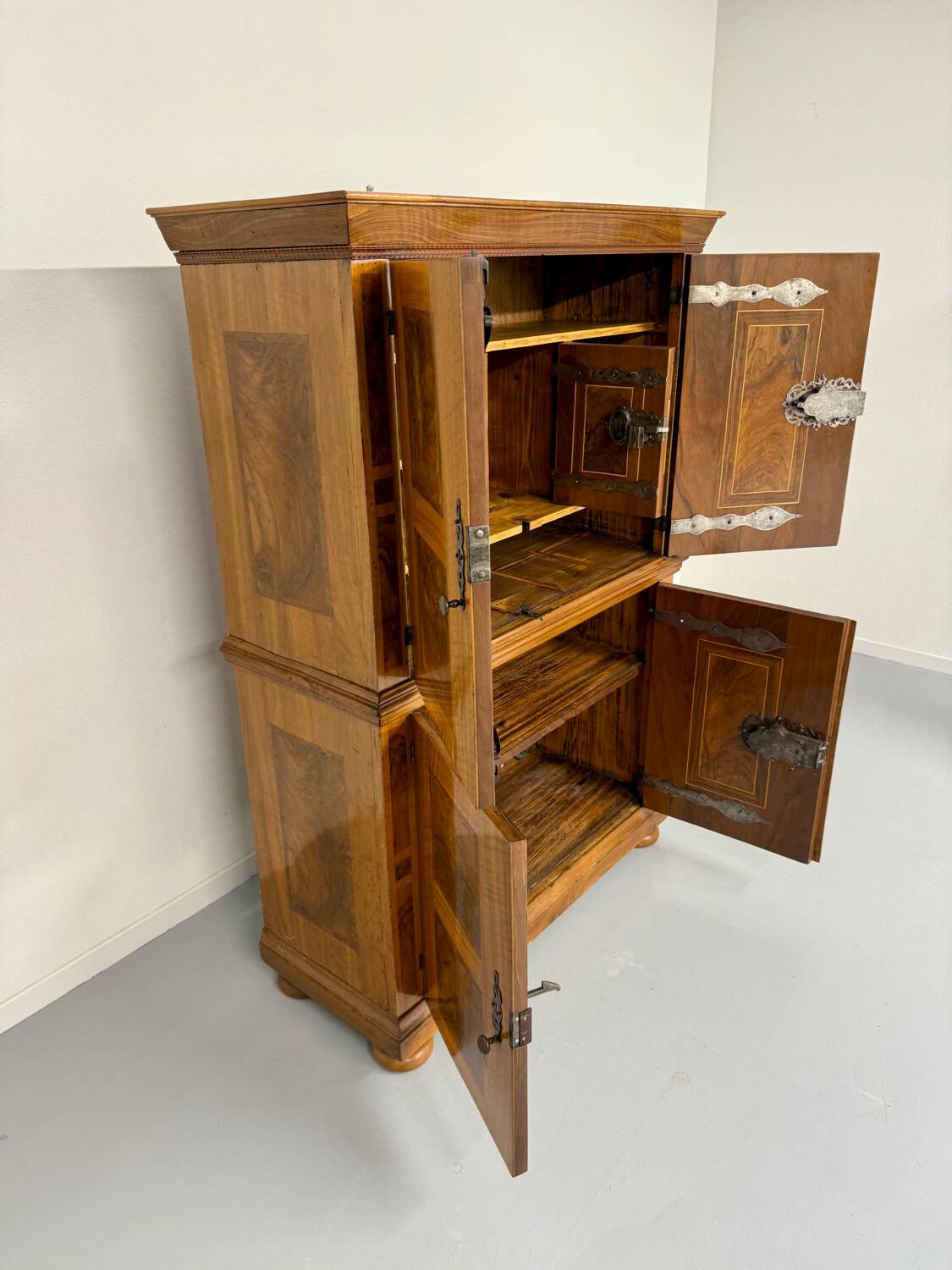 Antique 19th century Biedermeier art deco chest of drawers in walnut with wrought iron locks