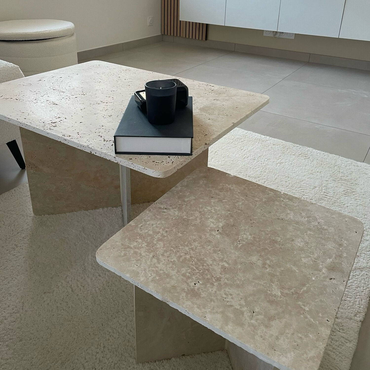 2 rectangular coffee tables in travertine