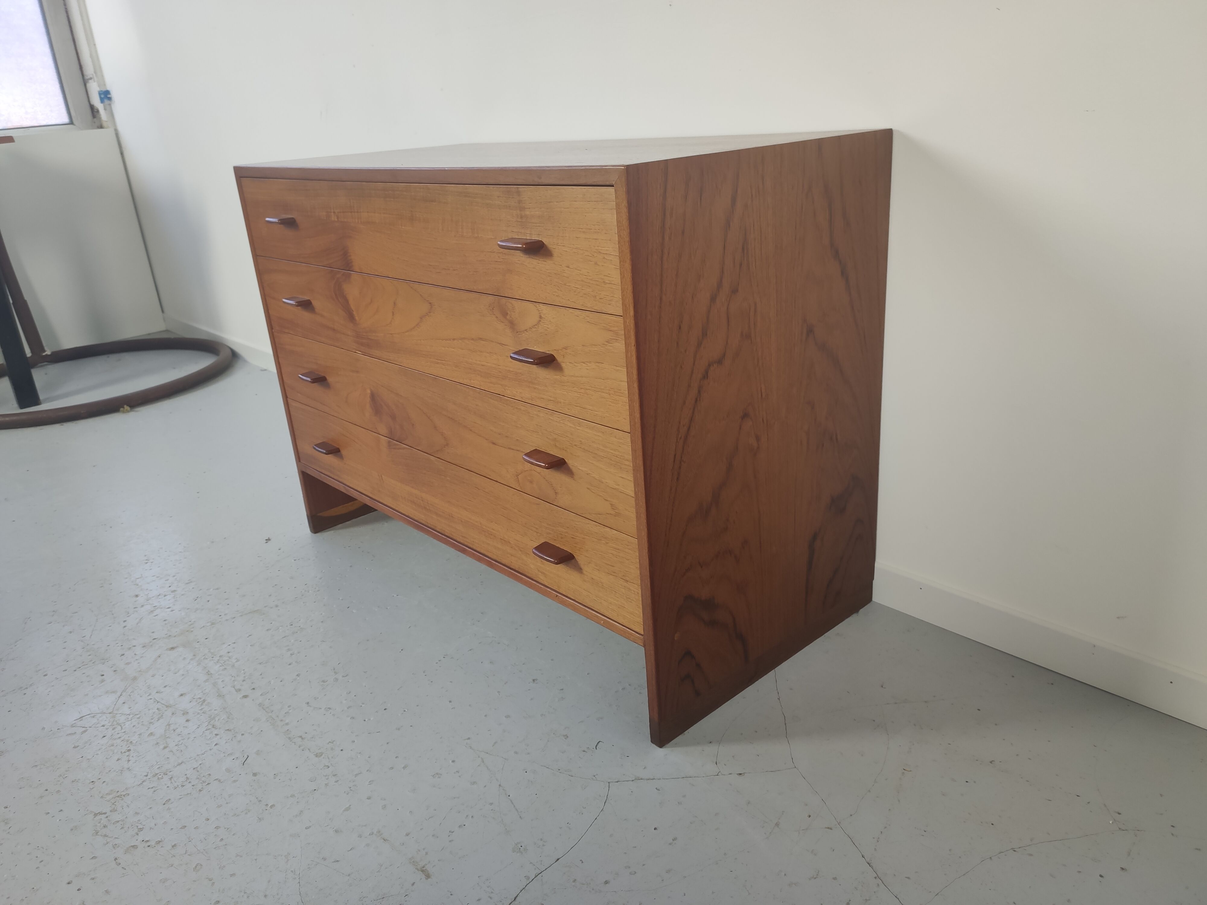 Chest of drawers In teak by Hans Wegner for RY mobler Dunemark 1960s