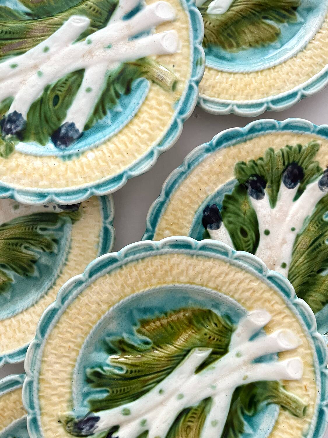 6 asparagus plates in faience barbotine from Salins