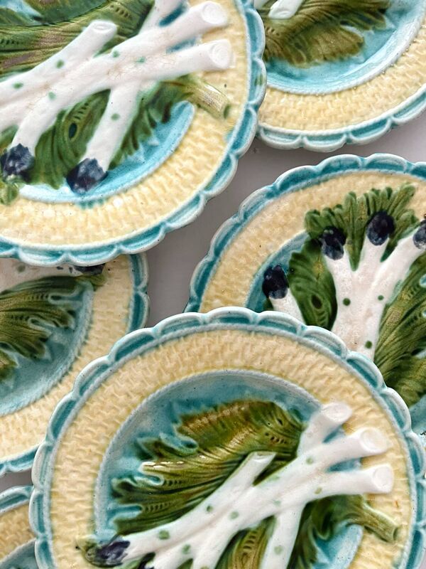 6 assiettes à asperges en barbotine faience de Salins
