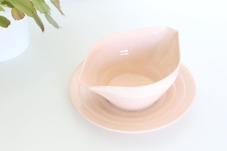 Saucière en céramique rose, art déco, 1930, Céranord st Amand