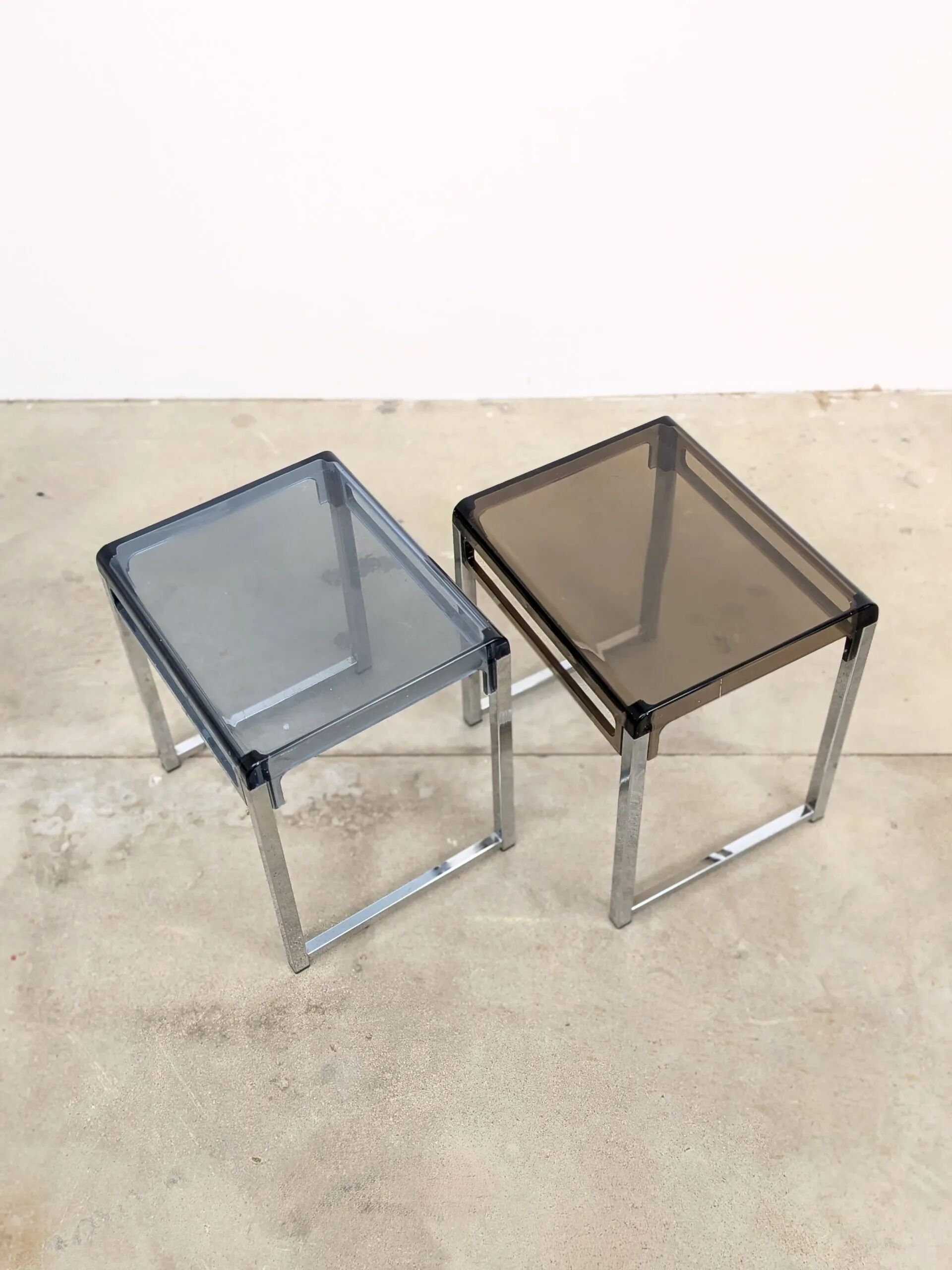 Lot de 2 tables d’appoint Marc Berthier années 60