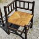 Paire de chaises fauteuils bobbin coin du feu angle