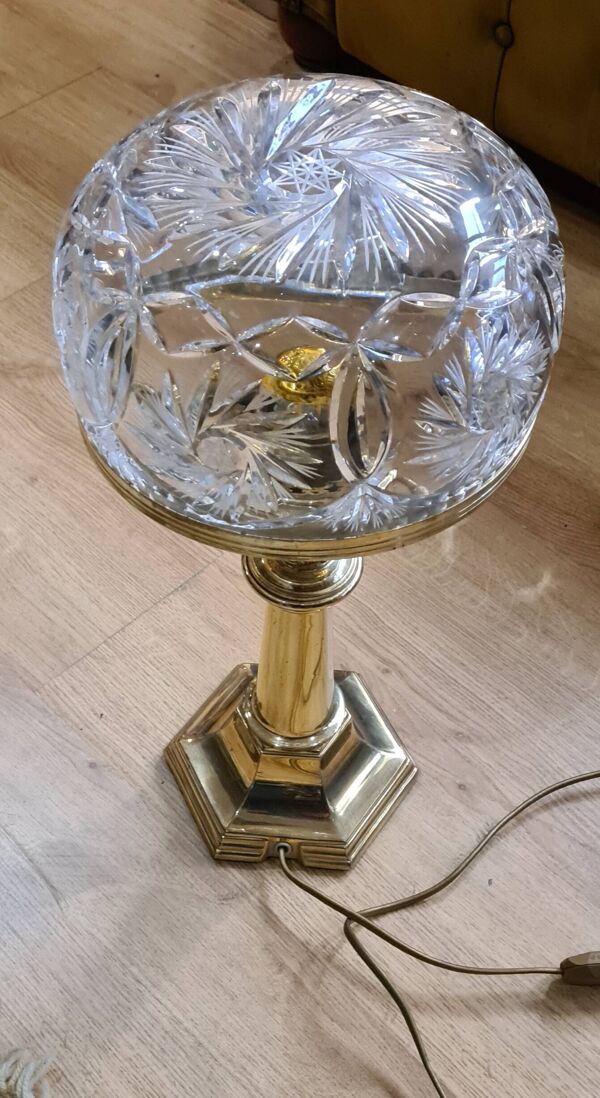Grande lampe laiton avec son dome de cristal electricité refaite en 70s 50x22 cm