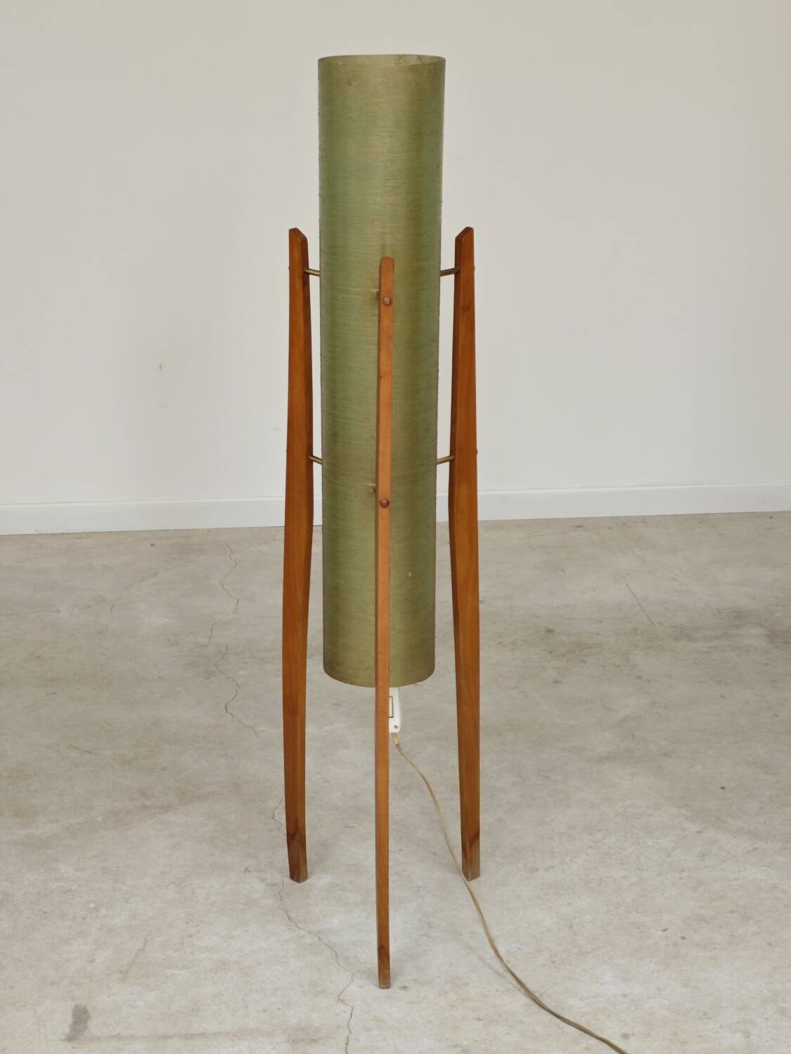 Rocket green floor lamp by Novoplast fiber and wood 1960