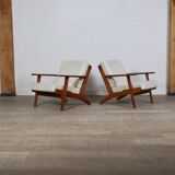 Pair Of GE290 Armchairs In Bouclé By Hans Wegner For Getama, Denmark, 1950s