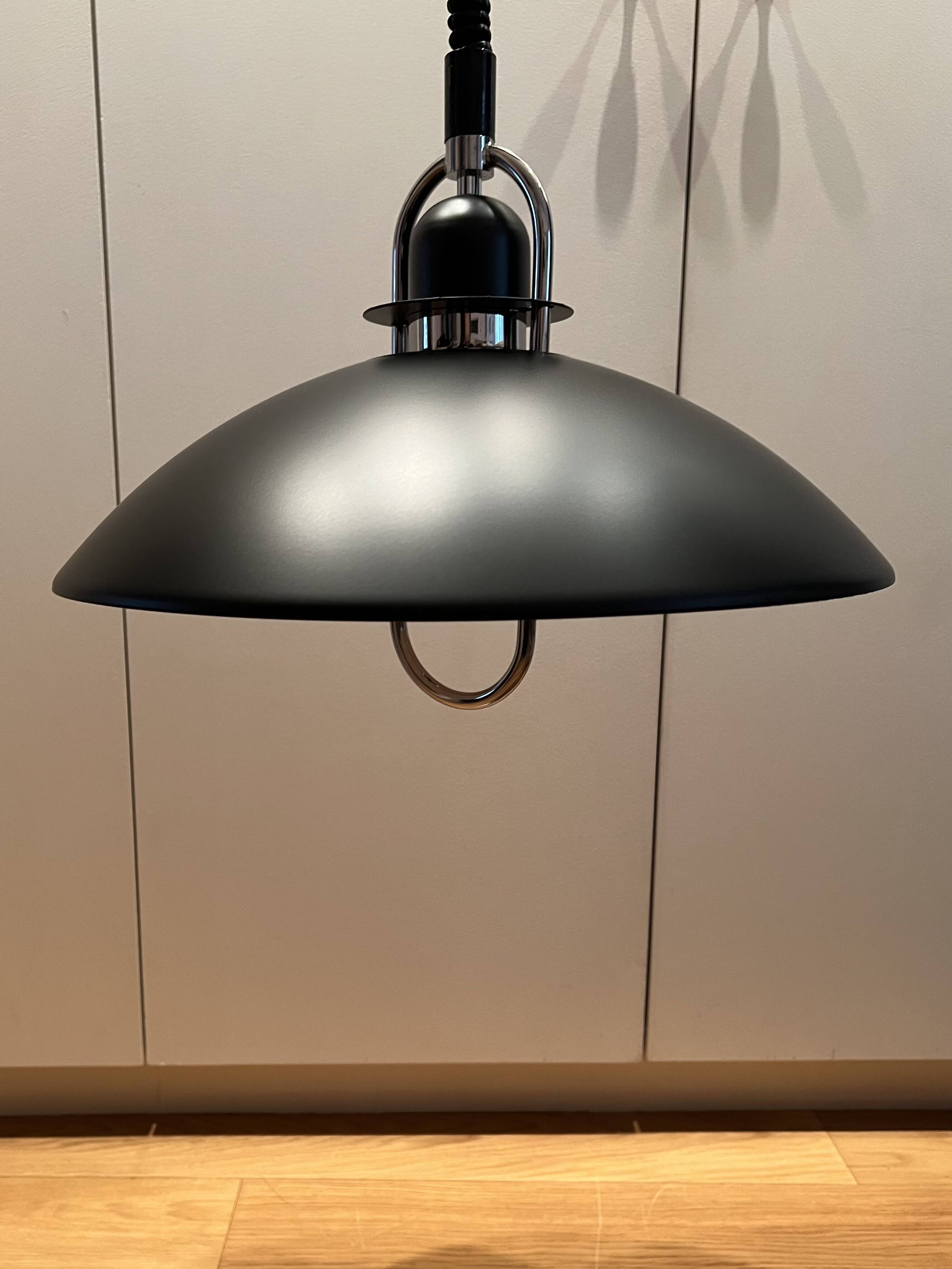 Suspension noire 43cm marque Belid réglable