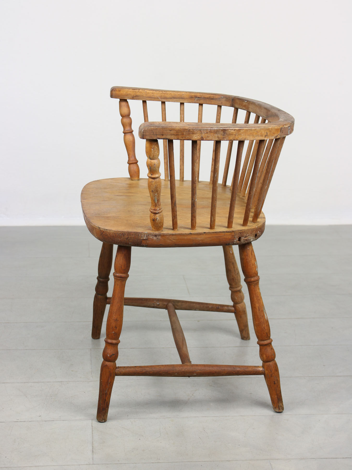 2 chaises à dossier bas Winsdor