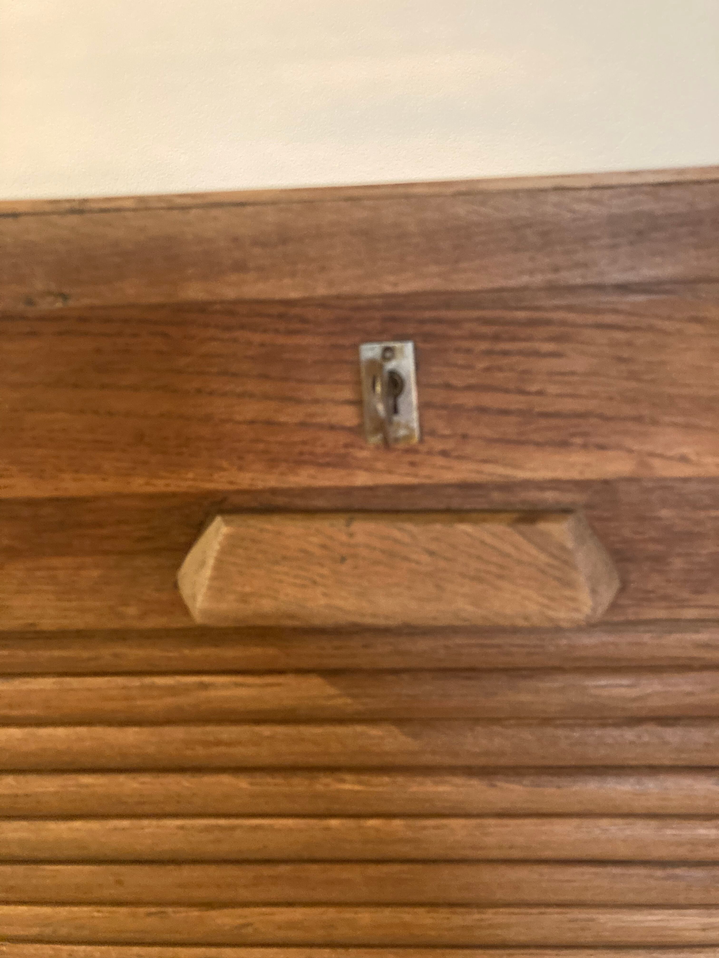 Simple curtain, notary binder