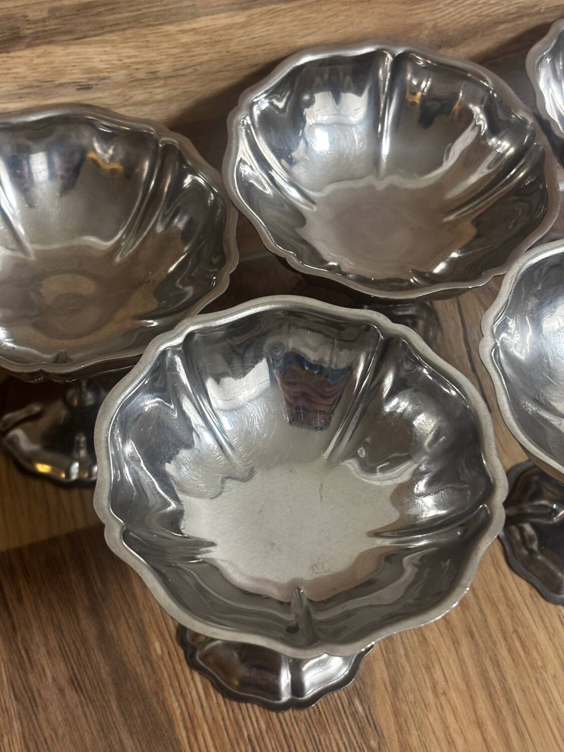 Vintage lot de 5 coupes en inox finement ciselées