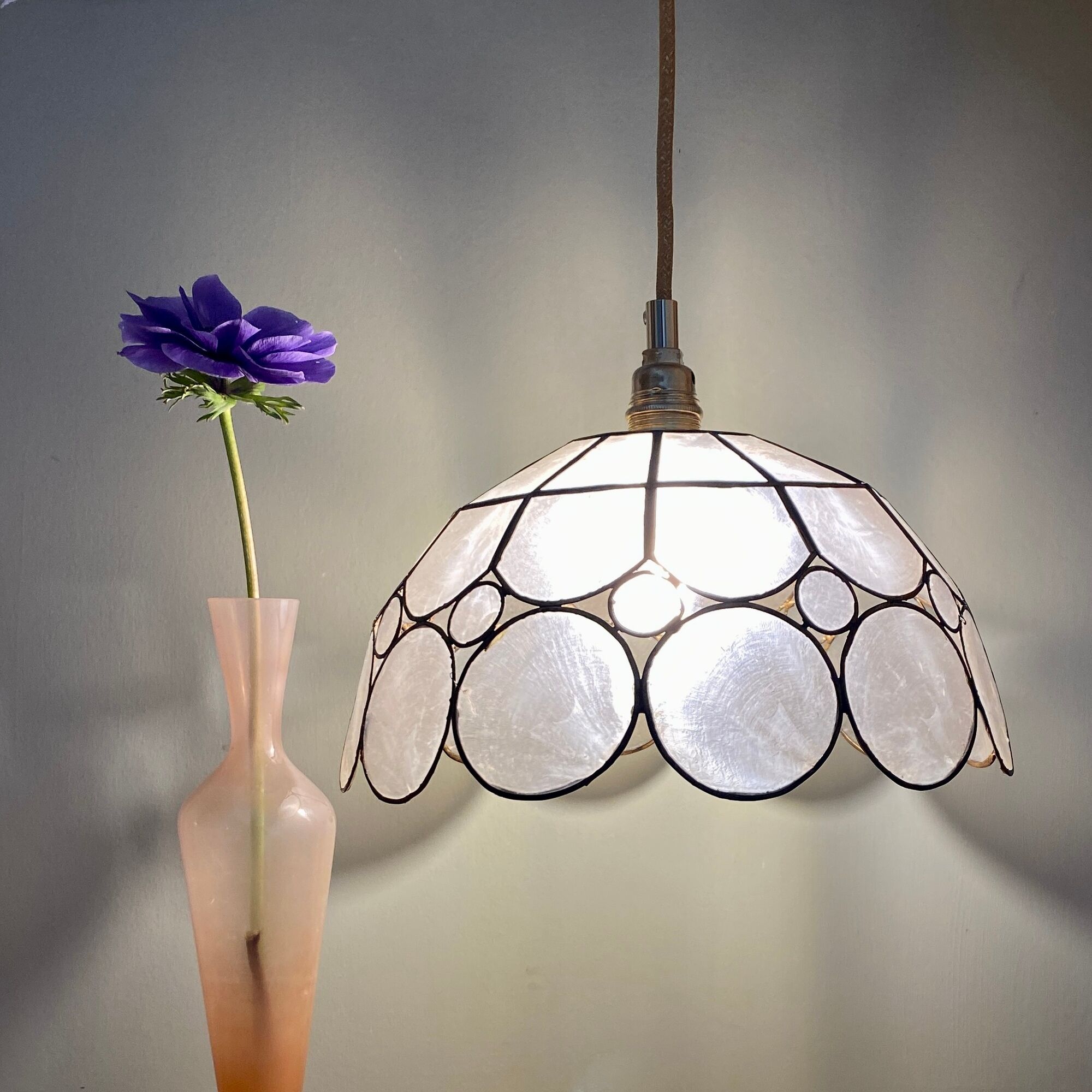 Suspension abat-jour vintage en nacre et laiton