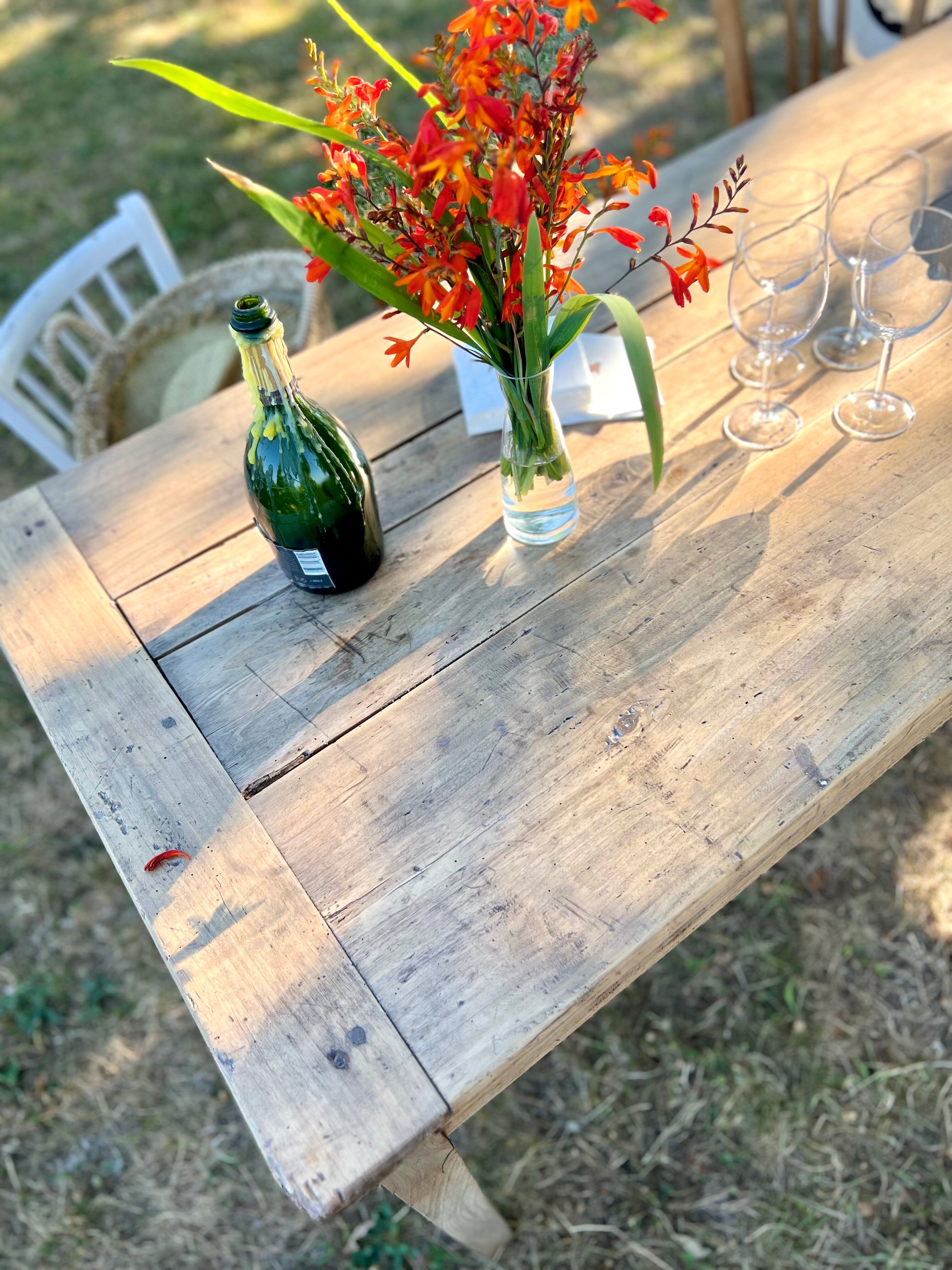 Grande table de ferme rénovée